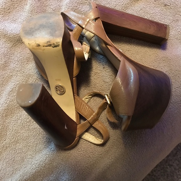 Guess Tan Vintage  heels - Picture 4 of 7
